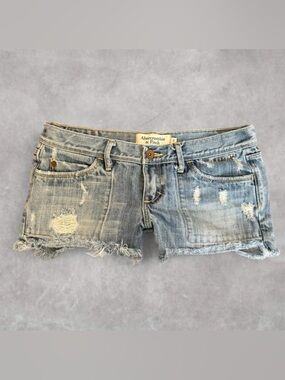 beautiful vintage y2k ambercrombie & fitch low rise micro mini shorts!